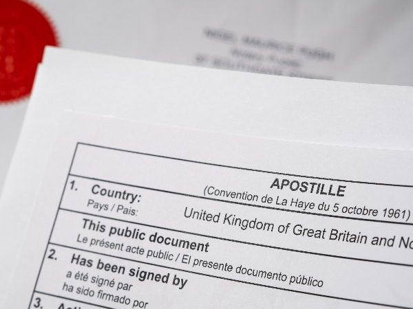 Segurança jurídica sem fronteiras: o papel do Cartório do Brasil UK na legalização de documentos internacionais